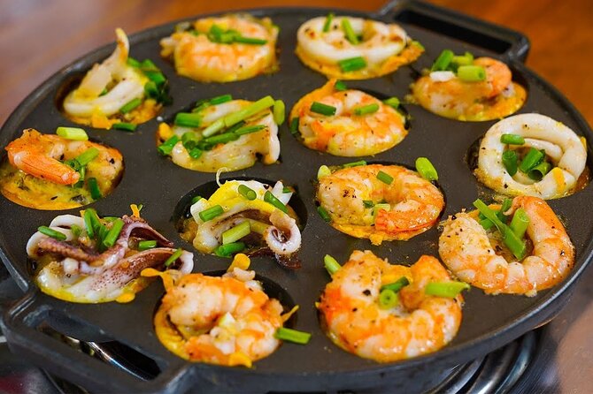 Super Niche Walking Street Food Tour in Ho Chi Minh City - Chợ Lớn and the local-style banh mi