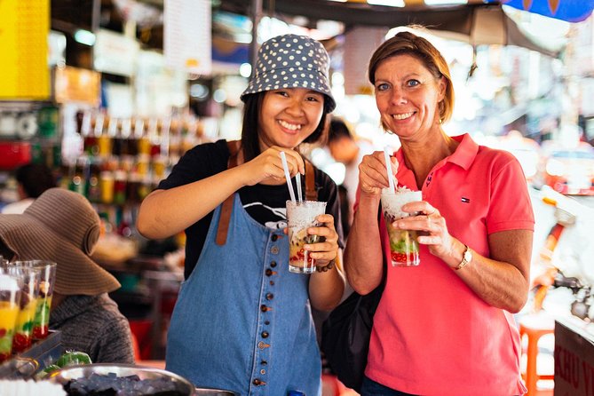 The 10 Tastings of Ho Chi Minh City With Locals: Private Street Food Tour - Papaya salad near Saigon Square 3