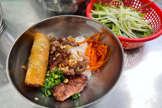 Top Notch Street Food Motorbike Tour In Ho Chi Minh City - How much food should you expect?