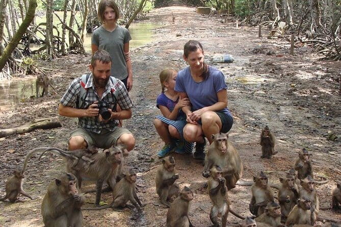 UNESCO Listed Can Gio Mangrove and Monkey Island trek - Seeing the coastal catch at Hang Duong Market