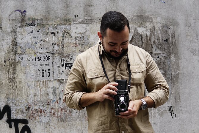 Using Medium Format film camera to discover Saigon - Starting at 73/8 Hồ Hảo Hớn