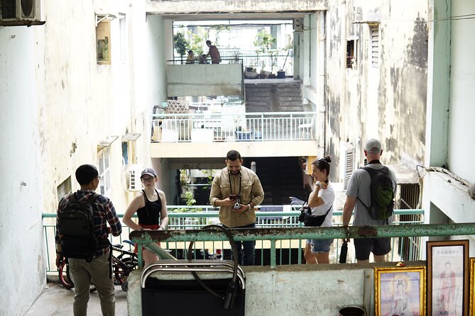 Using Medium Format film camera to discover Saigon - Coffee at a 90-year-old Saigon shop