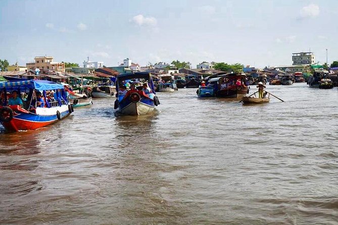 Vietnam Tour from the South to the North in 10 Days 9 Nights - Day 6: Flying north to Hanoi