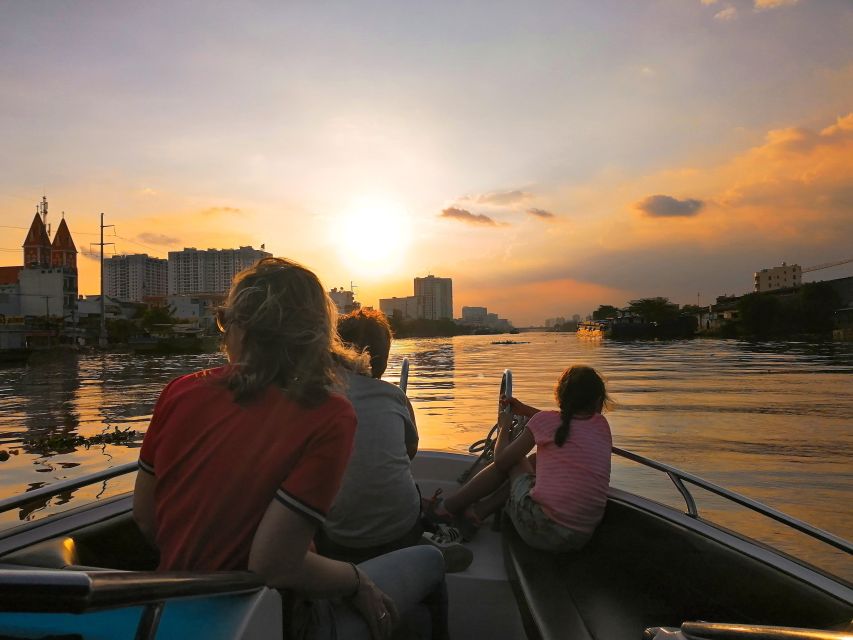 VIP Tour Enjoy Romantic Sunset by Speed Boat Free Cocktail - One cocktail at The Deck or Villa Song Saigon
