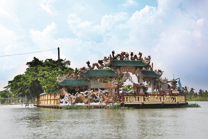 VIP Tour in Dragon Floating Temple sightseeing by SpeedBoat - Phu Chau Floating Temple, also called Snake Island