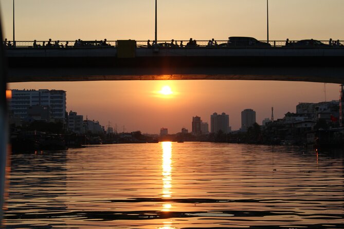 VIP Tour in Saigon: Romantic Sunset Cocktail by SpeedBoat - Why the river view is worth your evening
