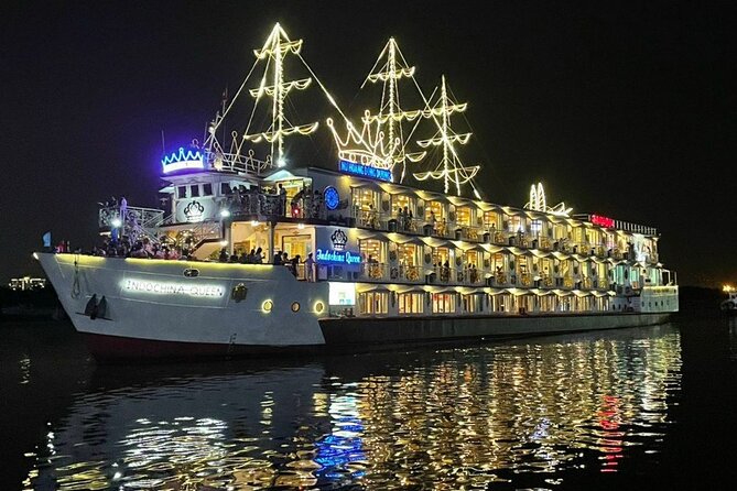 Water Puppet Show & Dinner on Cruise - Reading the city from the river after dark